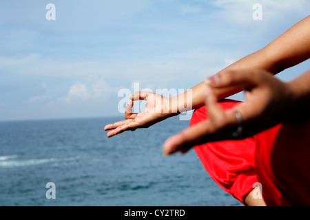 Finger in meditativen poture Stockfoto