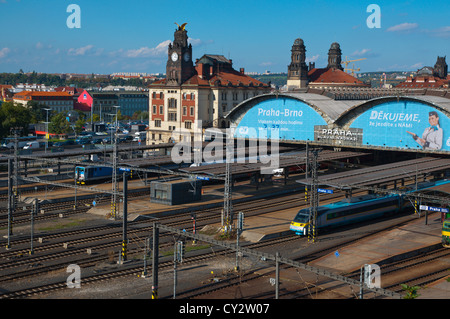 Bahngleise außerhalb Hlavni Nadrazi Hauptbahnhof Prag Tschechische Republik Europa Stockfoto