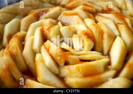 Nahaufnahme von einem Apfelkuchen mit Marmelade Stockfoto