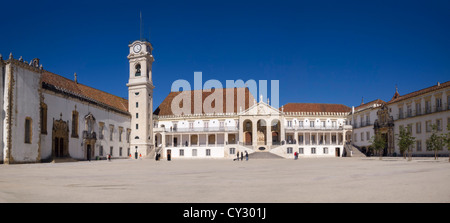 Panoramablick von der Universität von Coimbra, Pateo Das Escolas mit dem Glockenturm und die Via Latina, Portugal Stockfoto