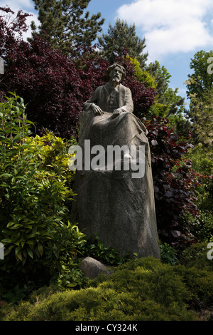 Statue von Alphonse Daudet in den Jardin des Ambassadeurs, Paris Stockfoto