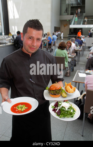 Boston Massachusetts, Huntington Avenue, Museum of Fine Arts, New American Cafe, Restaurant Restaurants Essen Essen Essen Cafe Cafés, Innenhof, Kellner se Stockfoto