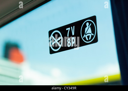 Sicherheit im Reisebus Fenster Malaga Spanien unterzeichnet Stockfoto