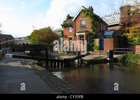 Lockkeepers Haus im Dukes sperren 92 Rochdale Kanal Castlefield Manchester. Stockfoto