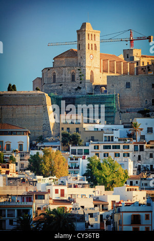 Spanien, Balearen, Ibiza, Blick auf Ibiza Altstadt (UNESCO-Website) und Dalt Vila Stockfoto