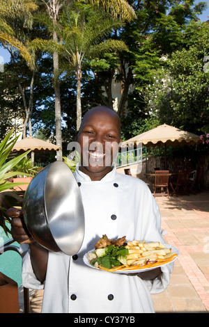 Afrikanische Kellnerin im Hotel, Kenia Stockfoto