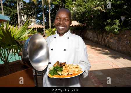 Afrikanische Kellnerin im Hotel, Kenia Stockfoto