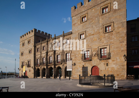 Spanien, Region Asturien, Provinz Asturien, Gijon, Cimadevilla Altstadt, Hafen Puerto Deportivo, Palacio de Revillagigedo Stockfoto