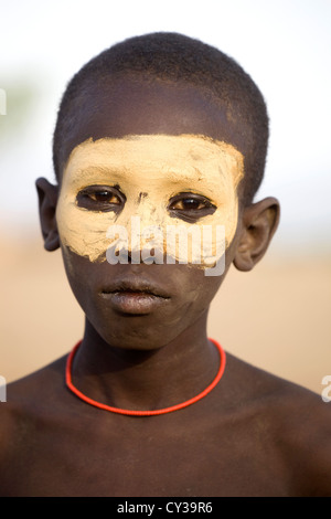 Karo junge, Omo River Valley, Äthiopien Stockfoto