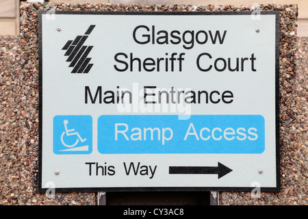 Wegweiser auf der Sheriff Court von Glasgow und Strathkelvin in Glasgow, Scotland, UK Stockfoto