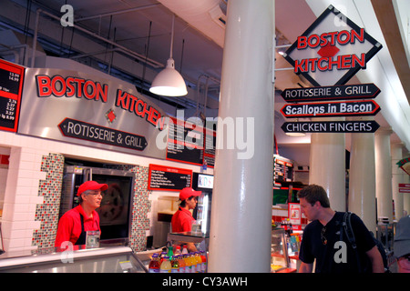 Boston Massachusetts, Faneiul Hall Marketplace, Quincy Market, Boston Kitchen, Lebensmittel, Verkäufer Stände Stand Markt Markt Markt, Zähler, MA1208220 Stockfoto