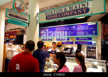 Boston Massachusetts,Faneiul Hall Marketplace,Quincy Market,Lebensmittel,Verkäufer Verkäufer Verkäufer,Stände Stand Händler Händler Markt Marktplatz,Verkäufer,B Stockfoto