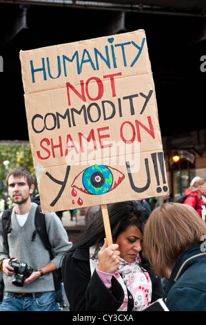 20.10.12 LONDON: ein Plakat auf dem Anti-Schnitten A Future, dass Werke TUC Marsch. Stockfoto