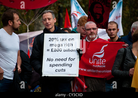 20.10.12 LONDON: ein Plakat auf dem Anti-Schnitten A Future, dass Werke TUC Marsch. Stockfoto