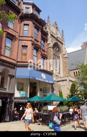 Boston Massachusetts, Back Bay Water, Newbury Street, High-End, Luxus, Markenname, Shopping Shopper Shopper Shopper Shops Markt Märkte Marktplatz kaufen s Stockfoto