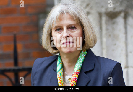 London, UK. 29. 2012. (Im Bild) Home Secretary Theresa kommt Mai bei der Leveson-Untersuchung im Royal Court of Justice London Stockfoto