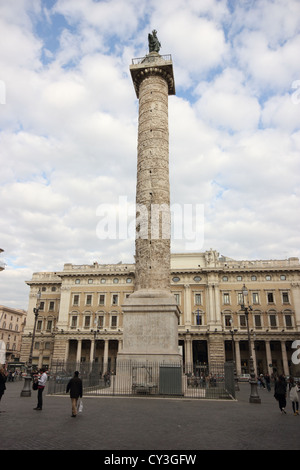 Die Gedenkstätte Spalte von Marco Aurelio in Piazza Colonna, La Colonna di Marco Aurelio in Piazza Colonna Roma, Rom, Italien, Reisen Stockfoto