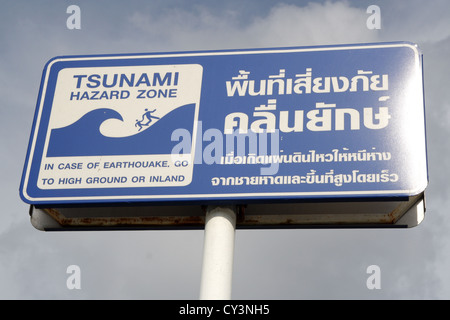 Tsunami-Warnschild am Patong Beach, Phuket, Thailand Stockfoto