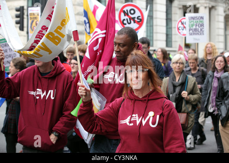 Eine Zukunft, die funktioniert - TUC März & Rallye, Zentrum von London. Anti-Kürzungen anti strenge Masse Protestbewegung Stockfoto