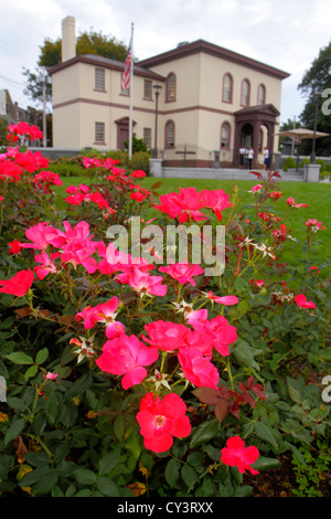 Rhode Island Newport, Patriot's Park, Schild, Touro Synagogue National Historic Site, 1763, ältestes Synagogengebäude der USA, Museum, Blume, Rosen, Juden, Religion, Stockfoto