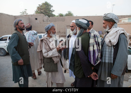 Familienangehörige von Opfern der Kanam Blutbad starb wo 12 Menschen, von einem Warlord getötet wurden. Stockfoto