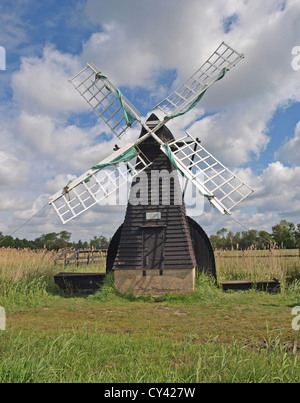 Hölzerne Wind trieb Fen Entleerungspumpe Wicken Fen Nature Reserve, Lode Lane, Wicken, Ely, Cambridge, East Anglia. Stockfoto