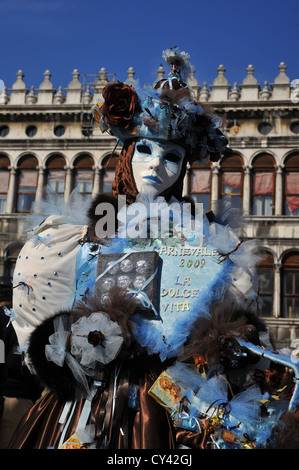 Maske Träger, Karneval in Venedig, Italien. Stockfoto