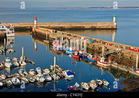 Europa, Frankreich, Bretagne, Morbihan (56), Ile de Groix, Port Tudy bei Sonnenaufgang Stockfoto