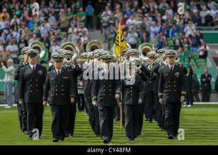 DUBLIN, Irland - SEPTEMBER 1 Navy Midshipmen vor der NCAA Football-Spiel zwischen der Marine und der Notre Dame. Stockfoto