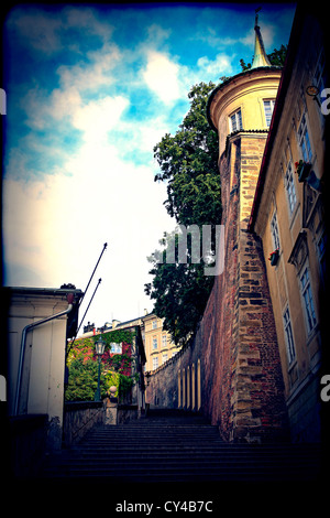 Blick auf die Schritte auf Zam Schody im Vorfeld der Burg in Prag Stockfoto