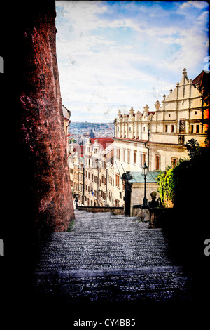 Blick von der Treppe auf Zam Schody mit Blick auf die wunderschöne Stadt Prag Stockfoto