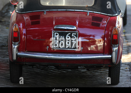 ein schönes Bild von eine lustige romantische Cabrio Topolino rotes Auto, Fiat 600, Roma, Rom, Rom, Italien, Detail, Photoarkive Stockfoto