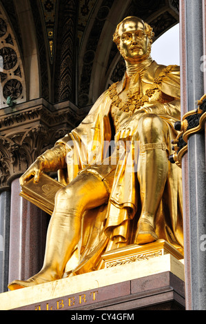 London, England, Vereinigtes Königreich. Albert Memorial in Kensington Gardens (George Gilbert Scott-1872, Statue hinzugefügt, 1875) Stockfoto