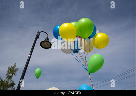 Luftballons dekorieren eine Eröffnungsfeier Stockfoto