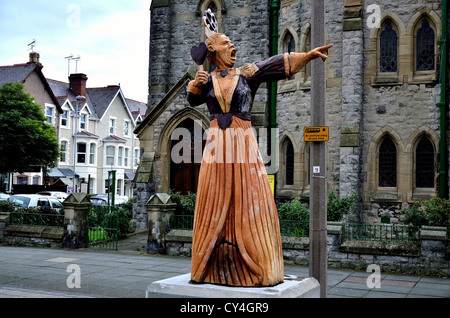 Alice im Wunderland (2 von 4) 'Queen of Hearts' Skulptur an Llandudno, Conwy, Wales Stockfoto