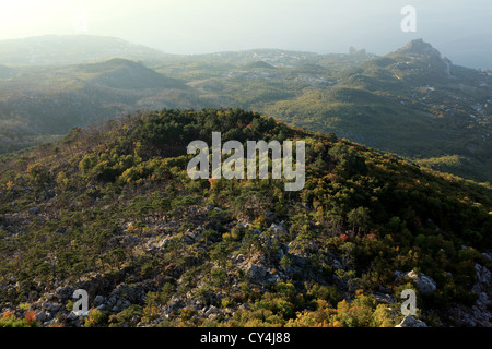 Blick aus den Bergen zum Schwarzmeer Krim, Ukraine Stockfoto