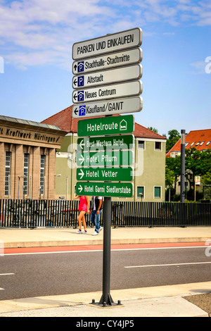 Deutsche Verkehrszeichen in der malerischen Stadt Nürtingen Stockfoto
