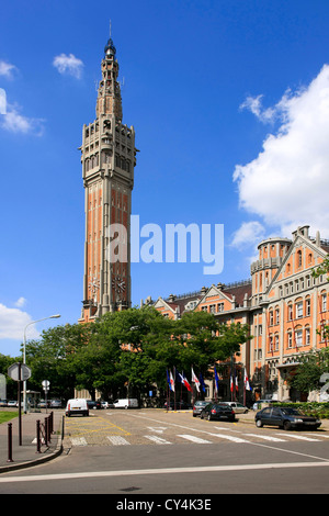 Der Glockenturm von der Handelskammer von der Place du General de Gaulle, auch bekannt als der Grand Place Stockfoto