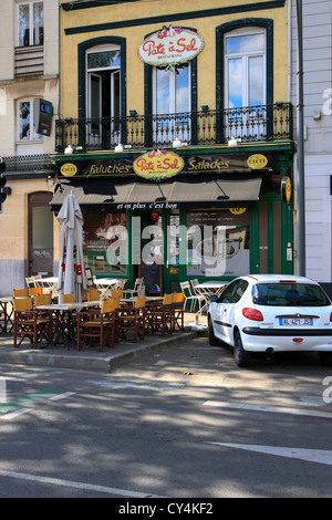 Le Pate ein Sal Café an der Kreuzung der Bvd Victor Hugo in Lille Frankreich Stockfoto