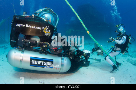 NASA-Astronauten training mit tiefen Arbeiter u-Boot Stockfoto