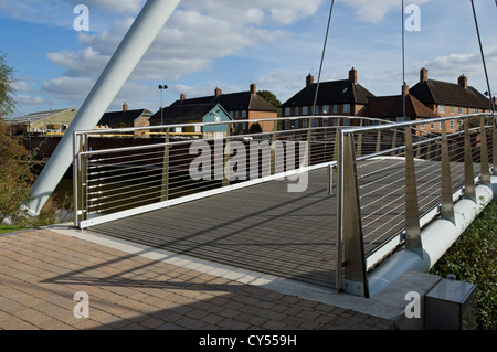 Fuß- und Fahrradbrücke Fußgängerbrücke (eröffnet 2011) Über River Foss York North Yorkshire England Vereinigtes Königreich GB Großbritannien Stockfoto