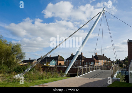 Fuß- und Fahrradbrücke Fußgängerbrücke (eröffnet 2011) Über River Foss York North Yorkshire England Vereinigtes Königreich GB Großbritannien Stockfoto