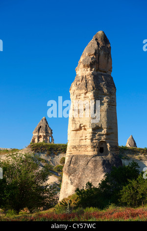 Die Feen Schornstein Felsen Säulen Formationen von Love Valley, in der Nähe von goreme, Kappadokien Stockfoto