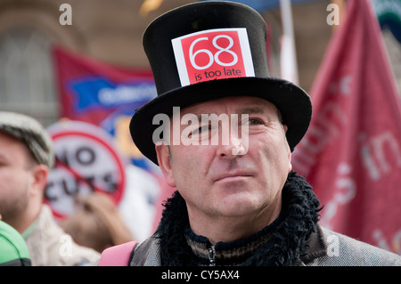 Gegen Sparpolitik und Anti Kürzungen Protest organisiert von der TUC marschierten durch durch die Londoner Okt 2012 Stockfoto