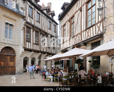 Straßencafé in Dijon, Cote d ' or, Burgund, Frankreich Stockfoto