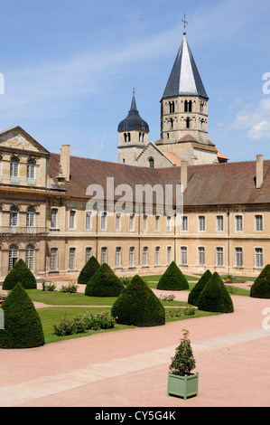 Abtei von Cluny oder Abbaye de Cluny, ein Benediktinerkloster in Cluny, Saone-et-Loire, Burgund, Frankreich, Europa - ein Benediktinerkloster. Stockfoto