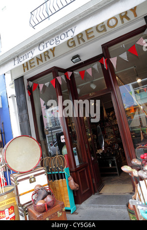 Eine der (14), um Bilder zu Portobello Road Market Verwandte von dem Fotografen und Unternehmen Verkauf von Antiquitäten und bric-a-brac. Stockfoto