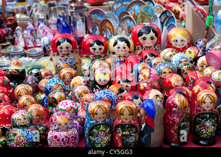 Russische Puppen auf einem Straßenstand, Moskau Stockfoto