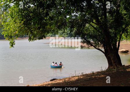 See im Baralikkadu Eco-Ausflugsziel im Athikkadavu Bereich der Western Ghats in der Nähe von Coimbatore, Tamil Nadu, Indien Stockfoto