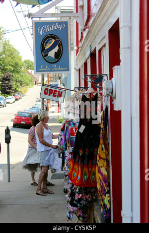 Kanada Nova Scotia Eastern Shore Atlantic Coast Lunenburg Seeprovinzen bunte Straße Zeichen Montague St. Darstellung lokaler Stockfoto